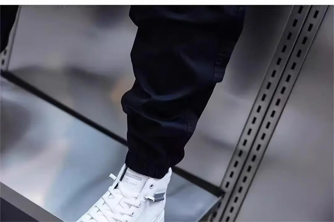 Dario – Pánské sportovní kalhoty s detail